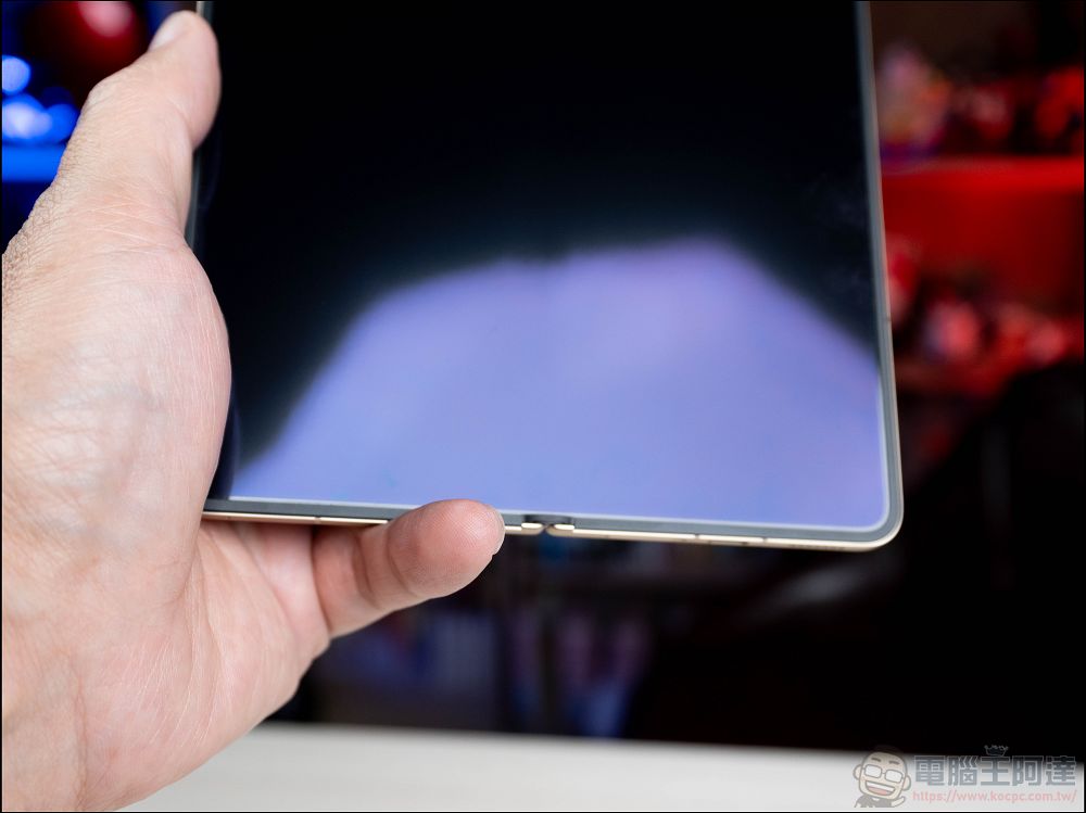 折疊機的摺痕時代終結!OPPO Find N6 開箱:零感摺痕 + 2 億畫素哈蘇鏡頭 + 6000mAh 超大電池! - 電腦王阿達 折疊機的摺痕時代終結!OPPO Find N6 開箱:零感摺痕 + 2 億畫素哈蘇鏡頭 + 6000mAh 超大電池! - 電腦王阿達