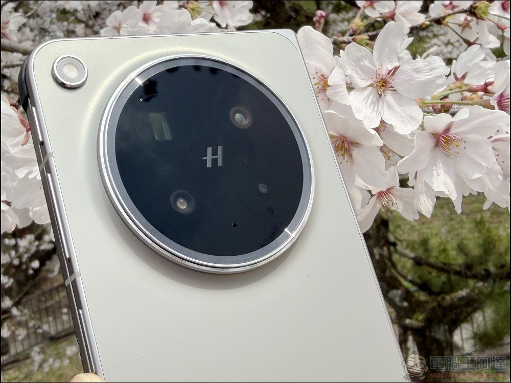 折疊機的摺痕時代終結!OPPO Find N6 開箱:零感摺痕 + 2 億畫素哈蘇鏡頭 + 6000mAh 超大電池! - 電腦王阿達 折疊機的摺痕時代終結!OPPO Find N6 開箱:零感摺痕 + 2 億畫素哈蘇鏡頭 + 6000mAh 超大電池! - 電腦王阿達