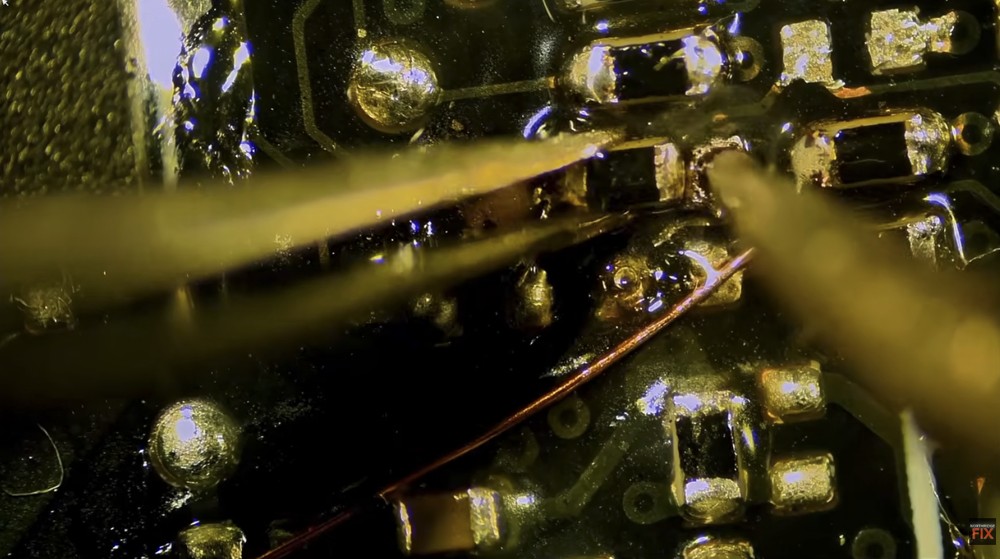 拿 16 萬限量顯卡練習焊接?新手超頻玩家直接把 RTX 5090 玩壞,真是有錢人的樂趣? - 電腦王阿達 拿 16 萬限量顯卡練習焊接?新手超頻玩家直接把 RTX 5090 玩壞,真是有錢人的樂趣? - 電腦王阿達