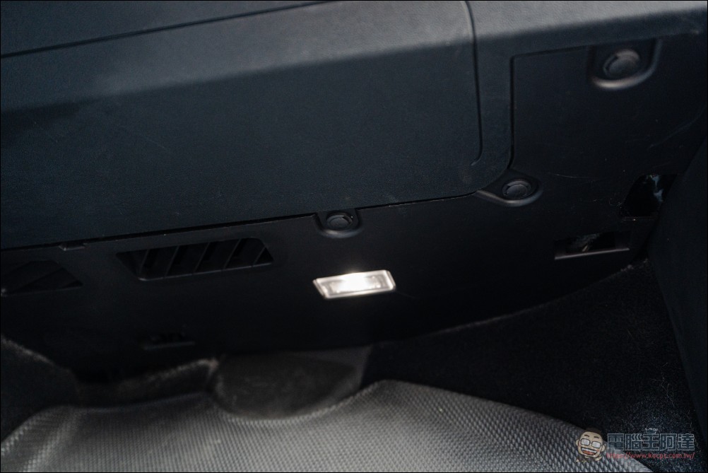 Model 3 車內臭味救星!自己換 ACDelco 森呼吸冷氣濾網,PM0.3、抗菌防霉一次到位 - 電腦王阿達 Model 3 車內臭味救星!自己換 ACDelco 森呼吸冷氣濾網,PM0.3、抗菌防霉一次到位 - 電腦王阿達
