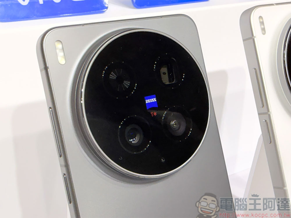「專業 V 單」 vivo X300 Ultra 在台上市,最高雙兩億蔡司大師鏡頭群突破創作疆界 - 電腦王阿達 「專業 V 單」 vivo X300 Ultra 在台上市,最高雙兩億蔡司大師鏡頭群突破創作疆界 - 電腦王阿達