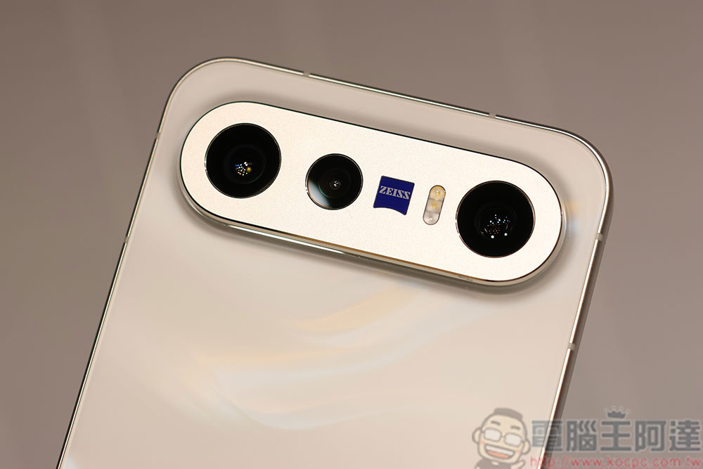 支援 200mm 增距鏡精巧旗艦 vivo X300 FE 外掛輕裝上身,Android 輕鬆遊走 iOS 生態圈 - 電腦王阿達 支援 200mm 增距鏡精巧旗艦 vivo X300 FE 外掛輕裝上身,Android 輕鬆遊走 iOS 生態圈 - 電腦王阿達