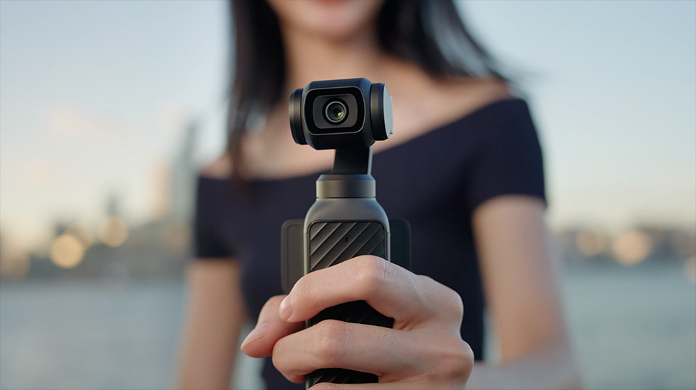 DJI Osmo Pocket 4 正式發表, Vlog 口袋相機再進化!智慧跟隨 7.0、夜拍更強、收音更猛 - 電腦王阿達 DJI Osmo Pocket 4 正式發表, Vlog 口袋相機再進化!智慧跟隨 7.0、夜拍更強、收音更猛 - 電腦王阿達