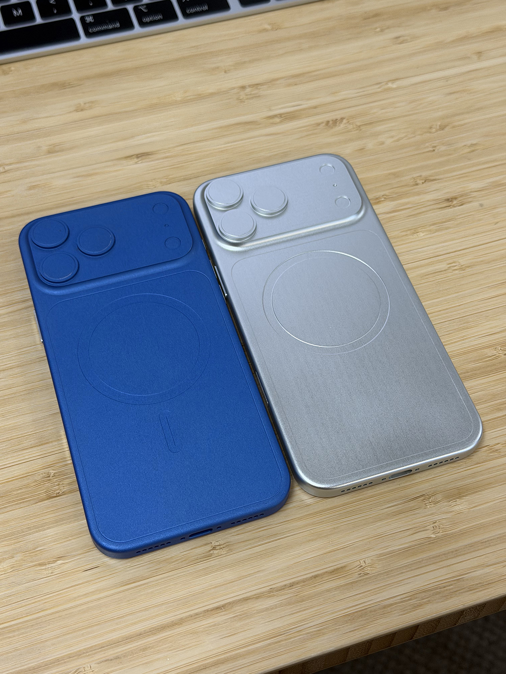 iPhone 18 Pro 系列、iPhone Ultra 摺疊機最新金屬機模曝光!與 iPad mini 、17 Pro Max 比一比 - 電腦王阿達 iPhone 18 Pro 系列、iPhone Ultra 摺疊機最新金屬機模曝光!與 iPad mini 、17 Pro Max 比一比 - 電腦王阿達