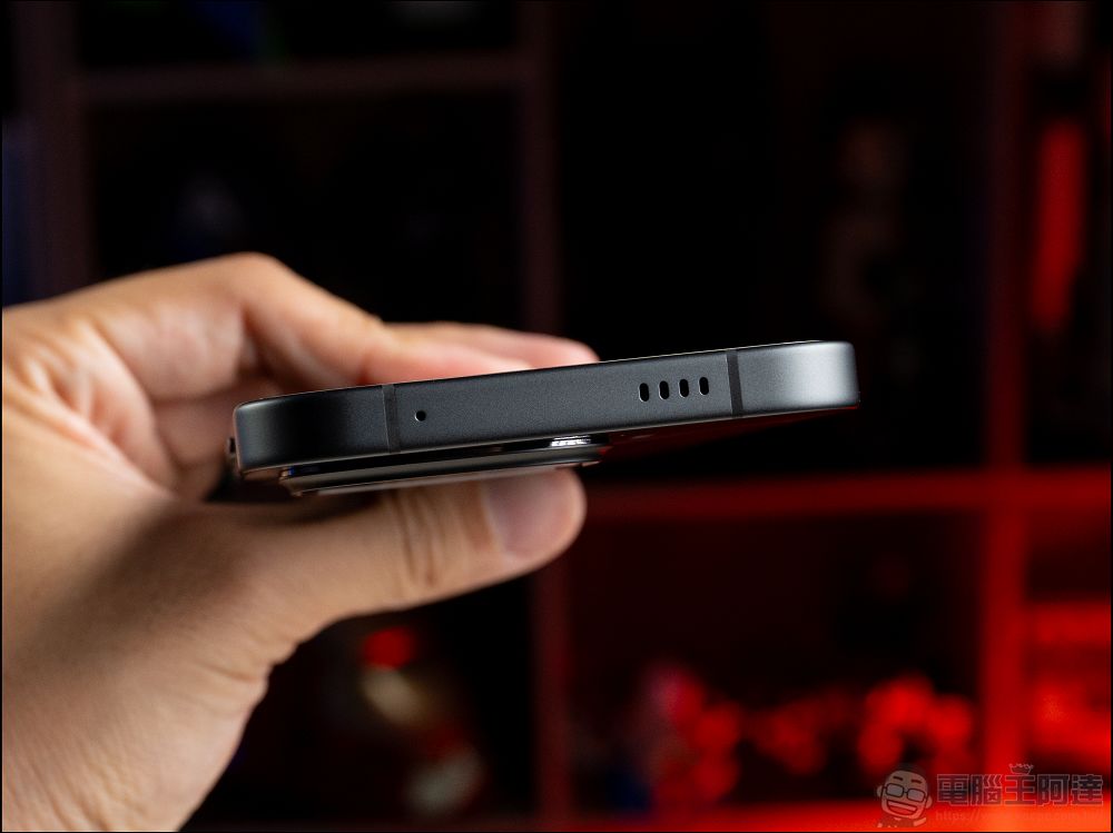 不到一萬八的電競小旗艦 iQOO 15R 開箱:Snapdragon 8 Gen 5、7600mAh 藍海電池,性價比無敵 - 電腦王阿達 不到一萬八的電競小旗艦 iQOO 15R 開箱:Snapdragon 8 Gen 5、7600mAh 藍海電池,性價比無敵 - 電腦王阿達