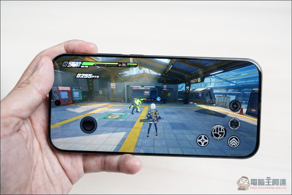 不到一萬八的電競小旗艦 iQOO 15R 開箱:Snapdragon 8 Gen 5、7600mAh 藍海電池,性價比無敵 - 電腦王阿達 不到一萬八的電競小旗艦 iQOO 15R 開箱:Snapdragon 8 Gen 5、7600mAh 藍海電池,性價比無敵 - 電腦王阿達