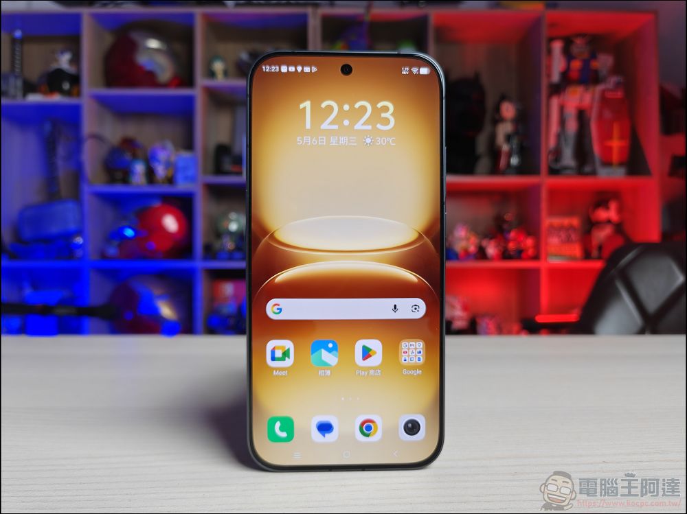 不到一萬八的電競小旗艦 iQOO 15R 開箱:Snapdragon 8 Gen 5、7600mAh 藍海電池,性價比無敵 - 電腦王阿達 不到一萬八的電競小旗艦 iQOO 15R 開箱:Snapdragon 8 Gen 5、7600mAh 藍海電池,性價比無敵 - 電腦王阿達