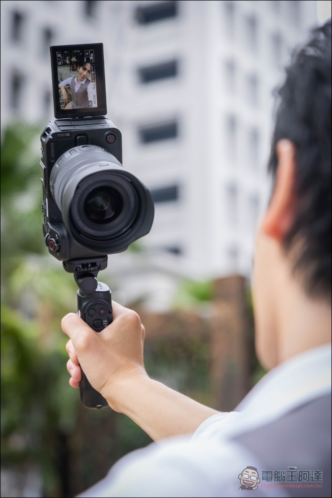Canon EOS R6V 正式登場:首款內建散熱風扇、7K Open Gate 錄影,專為影音創作者打造的全片幅新機 - 電腦王阿達 Canon EOS R6V 正式登場:首款內建散熱風扇、7K Open Gate 錄影,專為影音創作者打造的全片幅新機 - 電腦王阿達