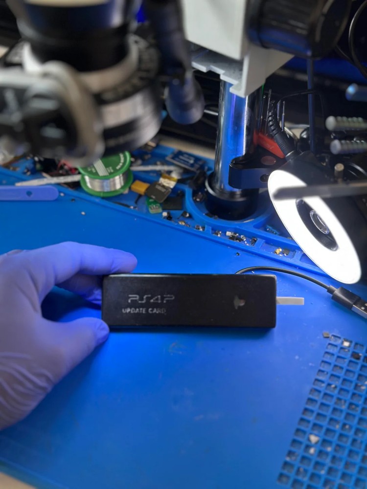 國外玩家分享近一年打造的 PS4 Slim 掌機,完整公開內部結構 - 電腦王阿達 國外玩家分享近一年打造的 PS4 Slim 掌機,完整公開內部結構 - 電腦王阿達