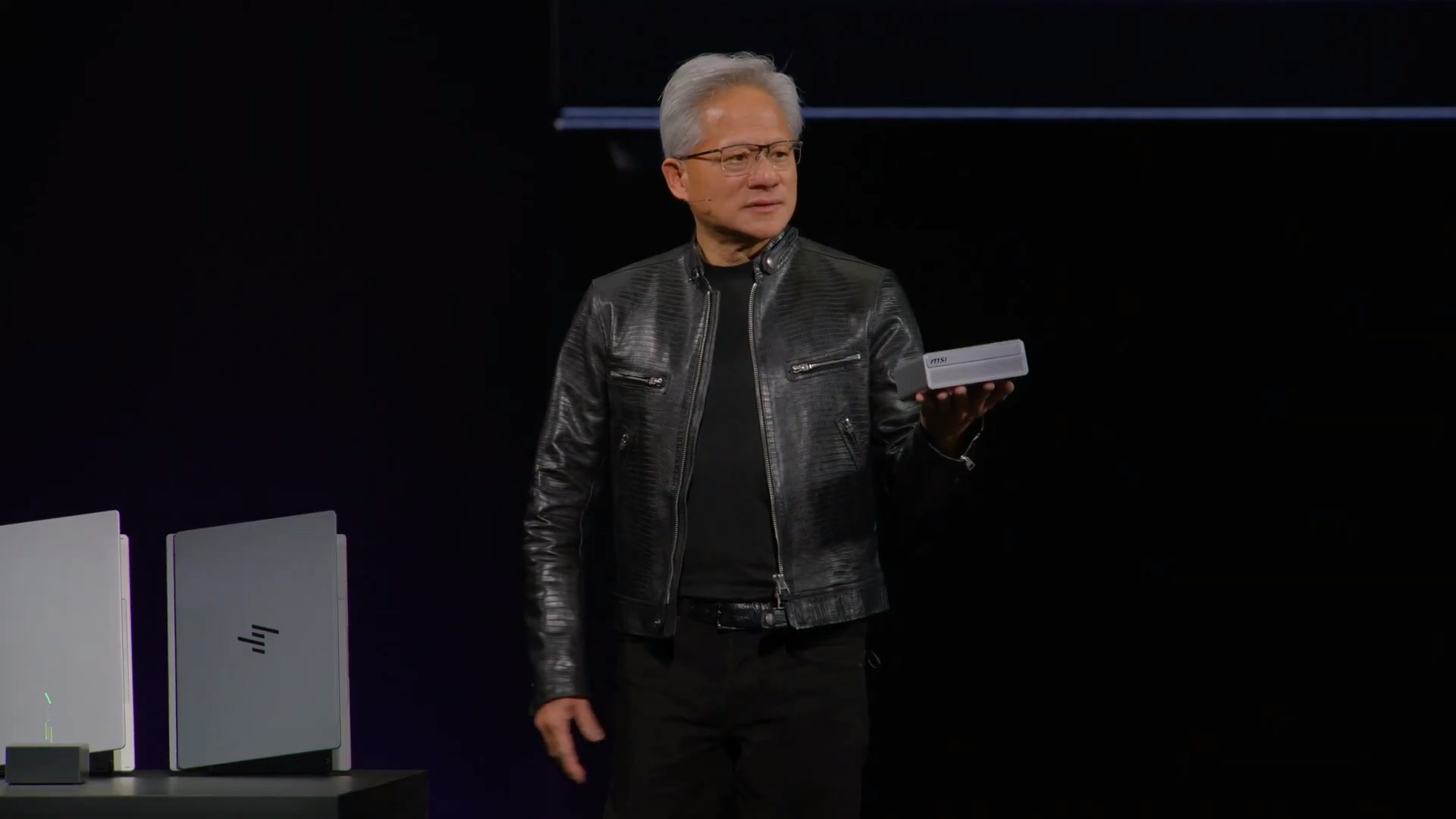 微星推出 EdgeMesa N AI+ 迷你電腦,搭載 NVIDIA RTX Spark 晶片運行本地端AI - 電腦王阿達 黃仁勳 GTC Taipei 演講全紀錄:Vera Rubin 全面量產、RTX Spark 重新定義筆電、Cosmos 3 攻物理 AI - 電腦王阿達