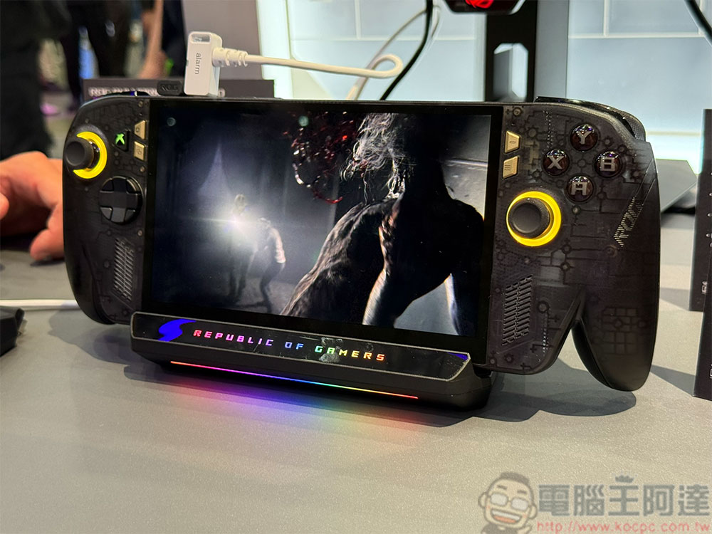 慶祝品牌 20 周年,ROG XBOX Ally X20 Bundle 螢幕、按鍵升級推出 - 電腦王阿達 慶祝品牌 20 周年,ROG XBOX Ally X20 Bundle 螢幕、按鍵升級推出 - 電腦王阿達