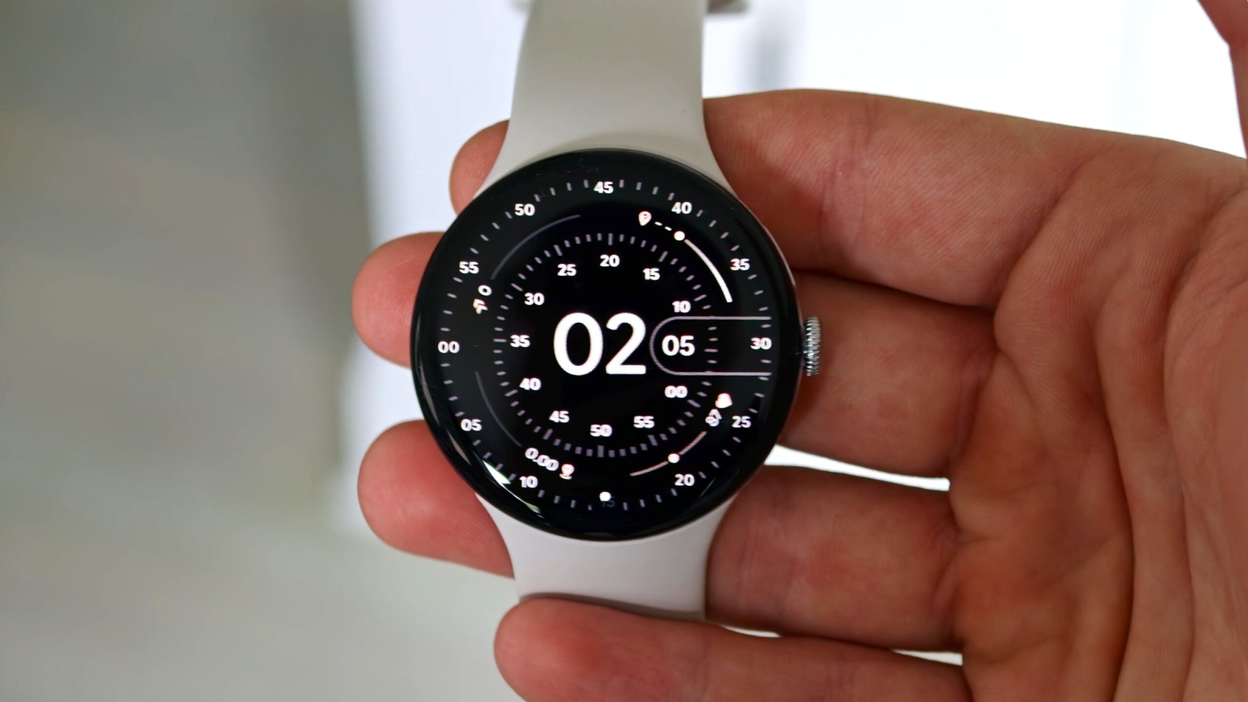 潛水撿到原型機？Google 未公開的 Pixel Watch 5 離奇外流 - 電腦王阿達