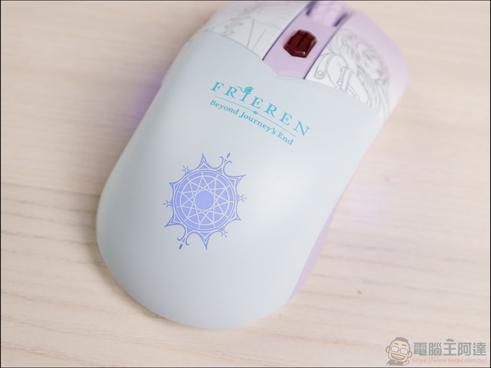 MSI x《葬送的芙莉蓮》聯名鍵盤、滑鼠、滑鼠墊開箱:不是只貼角色圖,連鍵帽、燈效與桌面氛圍都做進去了 - 電腦王阿達 MSI x《葬送的芙莉蓮》聯名鍵盤、滑鼠、滑鼠墊開箱:不是只貼角色圖,連鍵帽、燈效與桌面氛圍都做進去了 - 電腦王阿達