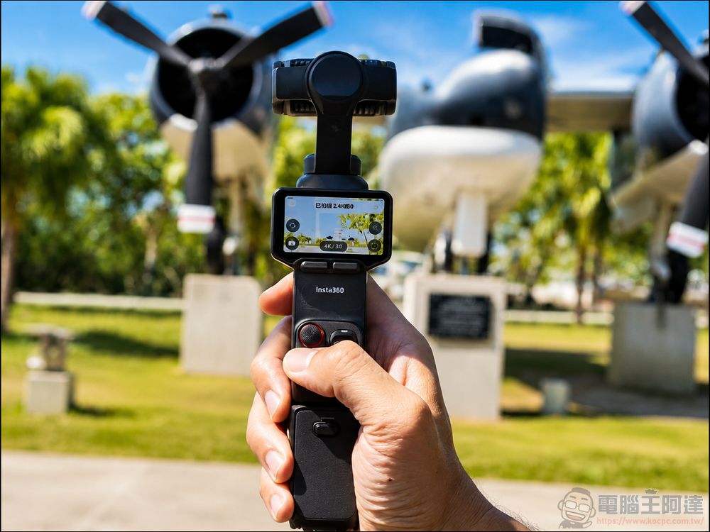 Insta360 Luna Ultra 開箱:可拆式 OLED 圖傳螢幕、徠卡雙鏡頭、12 倍變焦一次補齊手持雲台痛點 - 電腦王阿達 Insta360 Luna Ultra 開箱:可拆式 OLED 圖傳螢幕、徠卡雙鏡頭、12 倍變焦一次補齊手持雲台痛點 - 電腦王阿達