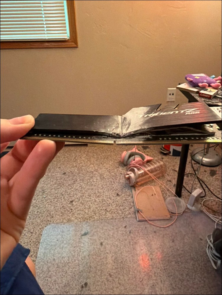 AI都不敢這樣寫!美國網友睡夢中遭鄰居的狗開槍,子彈竟被記憶體檔下 - 電腦王阿達 AI都不敢這樣寫!美國網友睡夢中遭鄰居的狗開槍,子彈竟被記憶體檔下 - 電腦王阿達