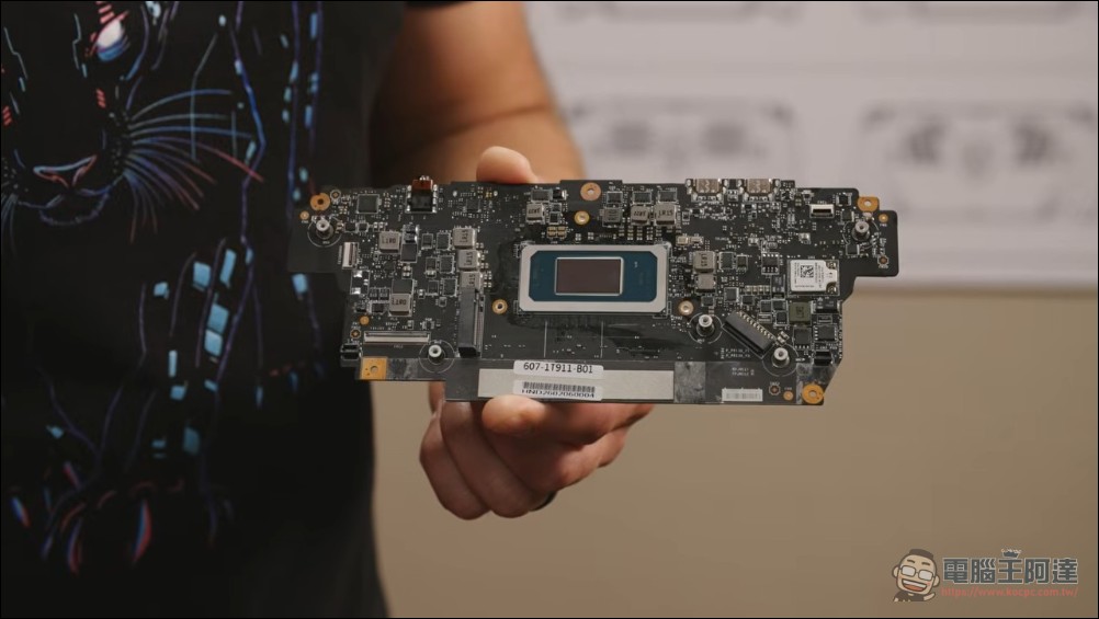 MSI Claw 8 EX AI+ 動眼看:全球首款 Intel Arc G3 Extreme 電競掌機全面深入解析 - 電腦王阿達 MSI Claw 8 EX AI+ 動眼看:全球首款 Intel Arc G3 Extreme 電競掌機全面深入解析 - 電腦王阿達