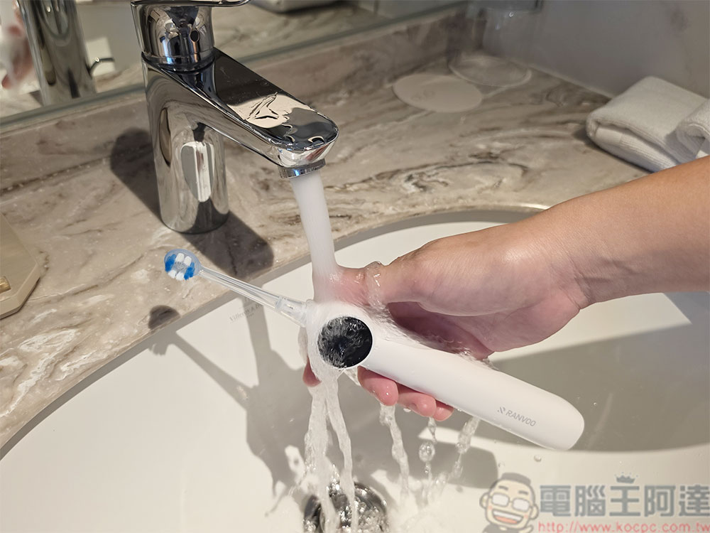 RANVOO 易能淨 AirJet II 超能氣泡牙刷開箱實測:深層清潔兼顧溫和護齦 - 電腦王阿達 RANVOO 易能淨 AirJet II 超能氣泡牙刷開箱實測:深層清潔兼顧溫和護齦 - 電腦王阿達