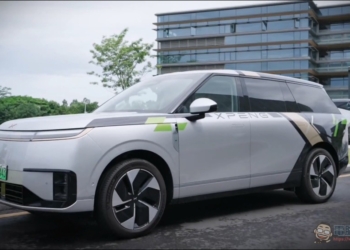 中國無人計程車再添一員競爭者！小鵬 Robotaxi 內部公測開跑，8 個月跑完全鏈路