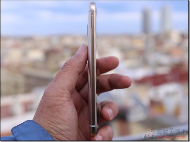 HTC-One-M9-16